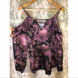 ✨3/25✨ Purple Floral Cold Shoulder Top